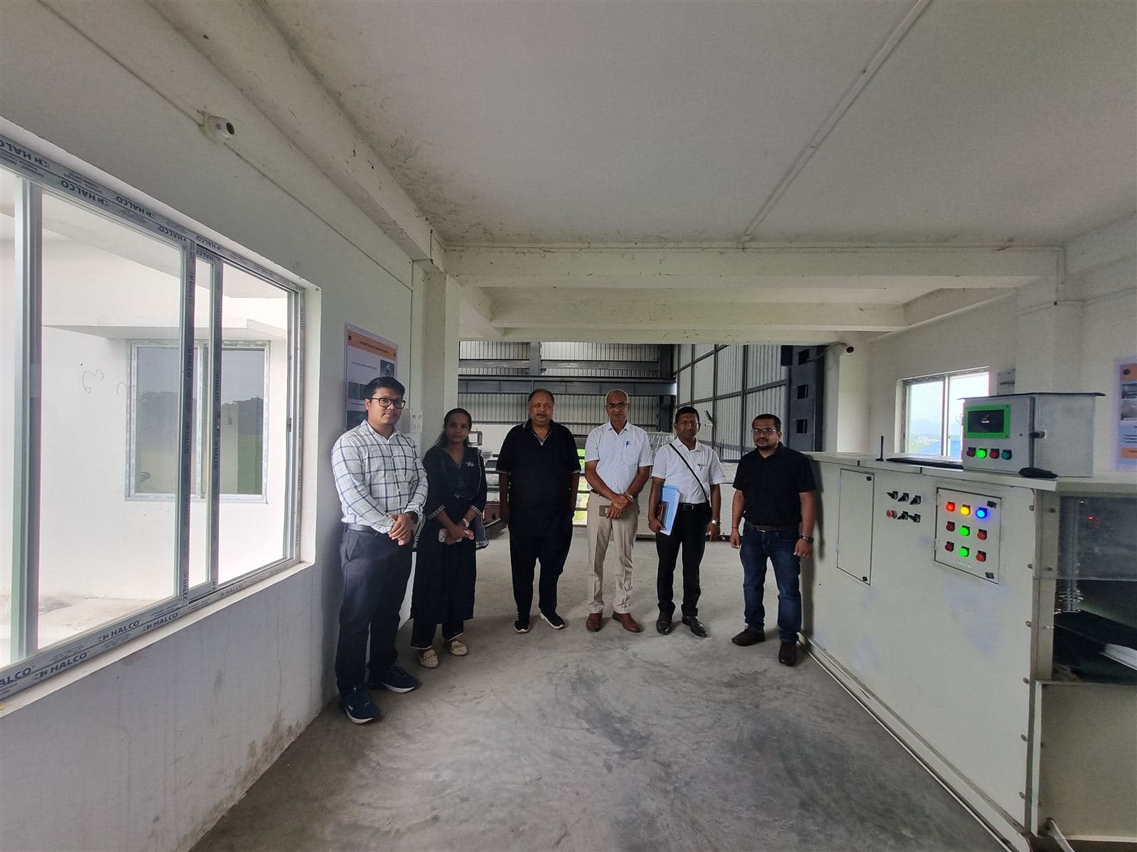 Kukil Kashyap Borgohain and DSIR Evaluation Committee with completed TLCM Unit